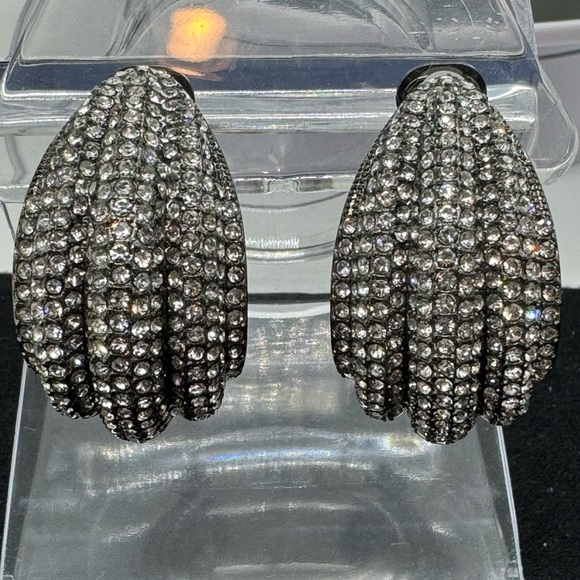 High End Department Store Designer Clip on Earrings - Picture 3 of 7